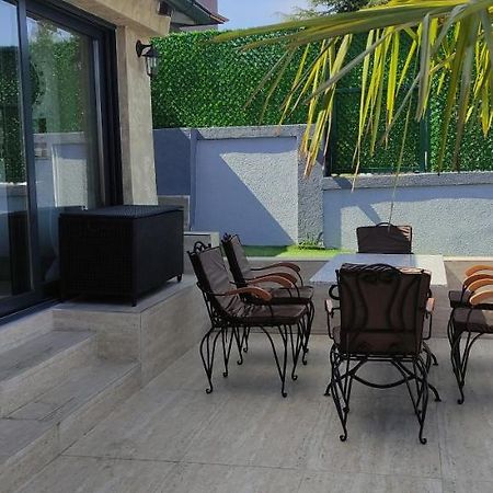 Lux Vila Aleksandar Sremska Kamenica ภายนอก รูปภาพ