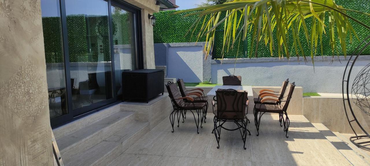 Lux Vila Aleksandar Sremska Kamenica ภายนอก รูปภาพ