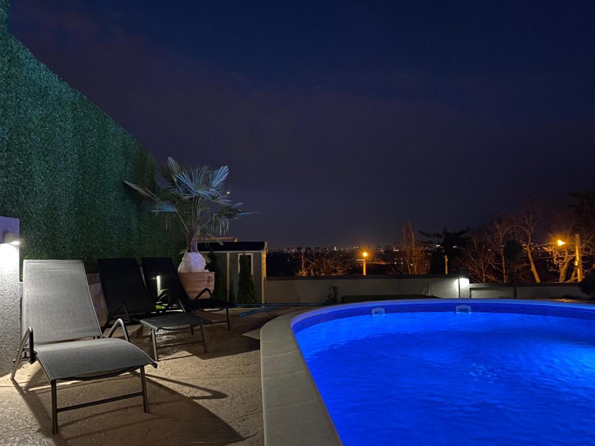 Lux Vila Aleksandar Sremska Kamenica ภายนอก รูปภาพ